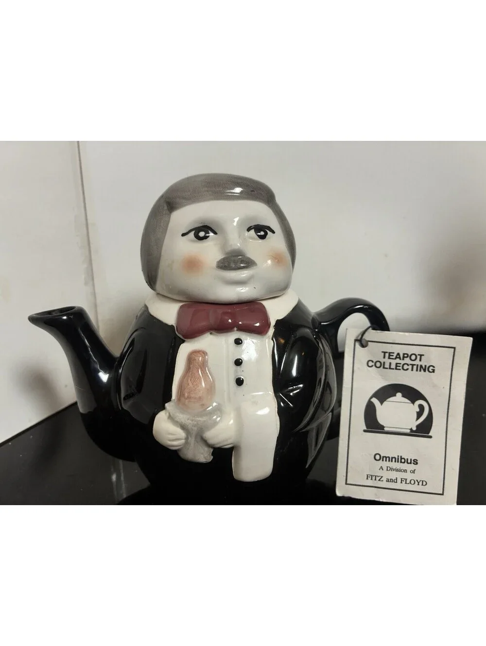 Omnibus Fitz and Floyd Waiter Butler Tea Pot/Bottle and Towel Tuxedo Collectable